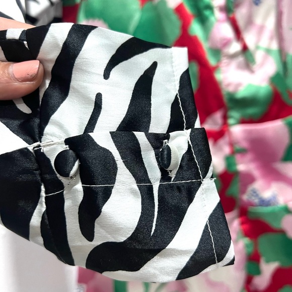 ASOS DESIGN Curve wrap maxi Floral and Zebra Long Sleeve dress in mixed print 6 - Picture 9 of 13